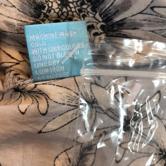 J. MCLAUGHLIN Lois Blouse In Powdered Blue Size Extra Small - Picture 6 of 8